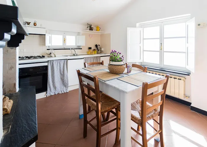 Casale In Vigna, Cinqueterrecoast * Casarza Ligure